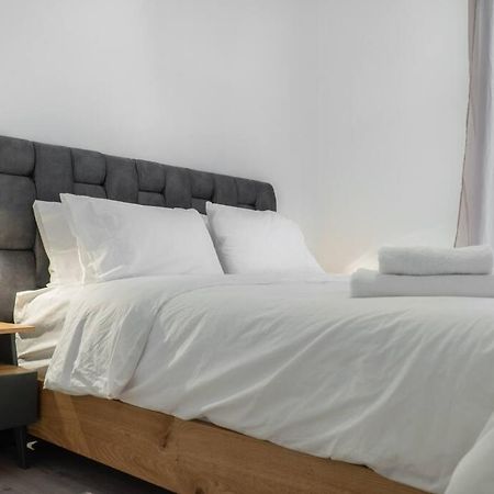 Syntagma Square, 60Sqm Platinum Suite أثينا المظهر الخارجي الصورة