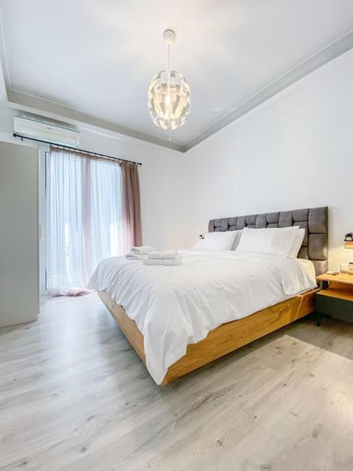 Syntagma Square, 60Sqm Platinum Suite أثينا المظهر الخارجي الصورة